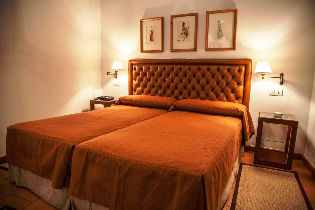 Hotel Boutique Casa De Orellana Trujillo Exteriör bild